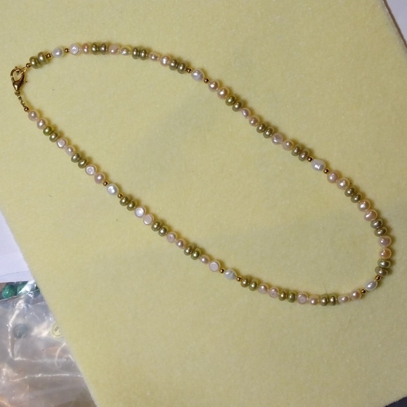 HAND CRAFTED Freshwater Pearl Necklace - Picture 2 of 3